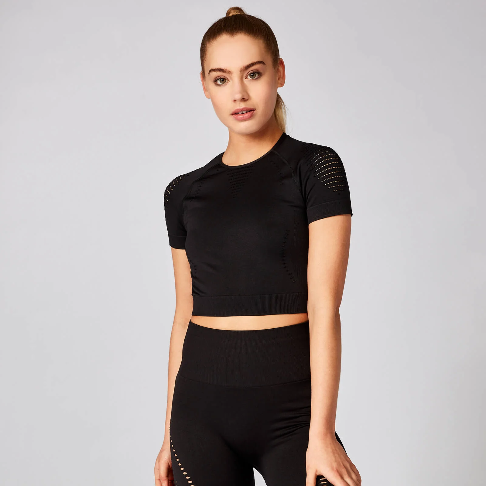 Shape Seamless 無縫系列 女士短袖短版上衣 - 黑 - XS 圖片 1