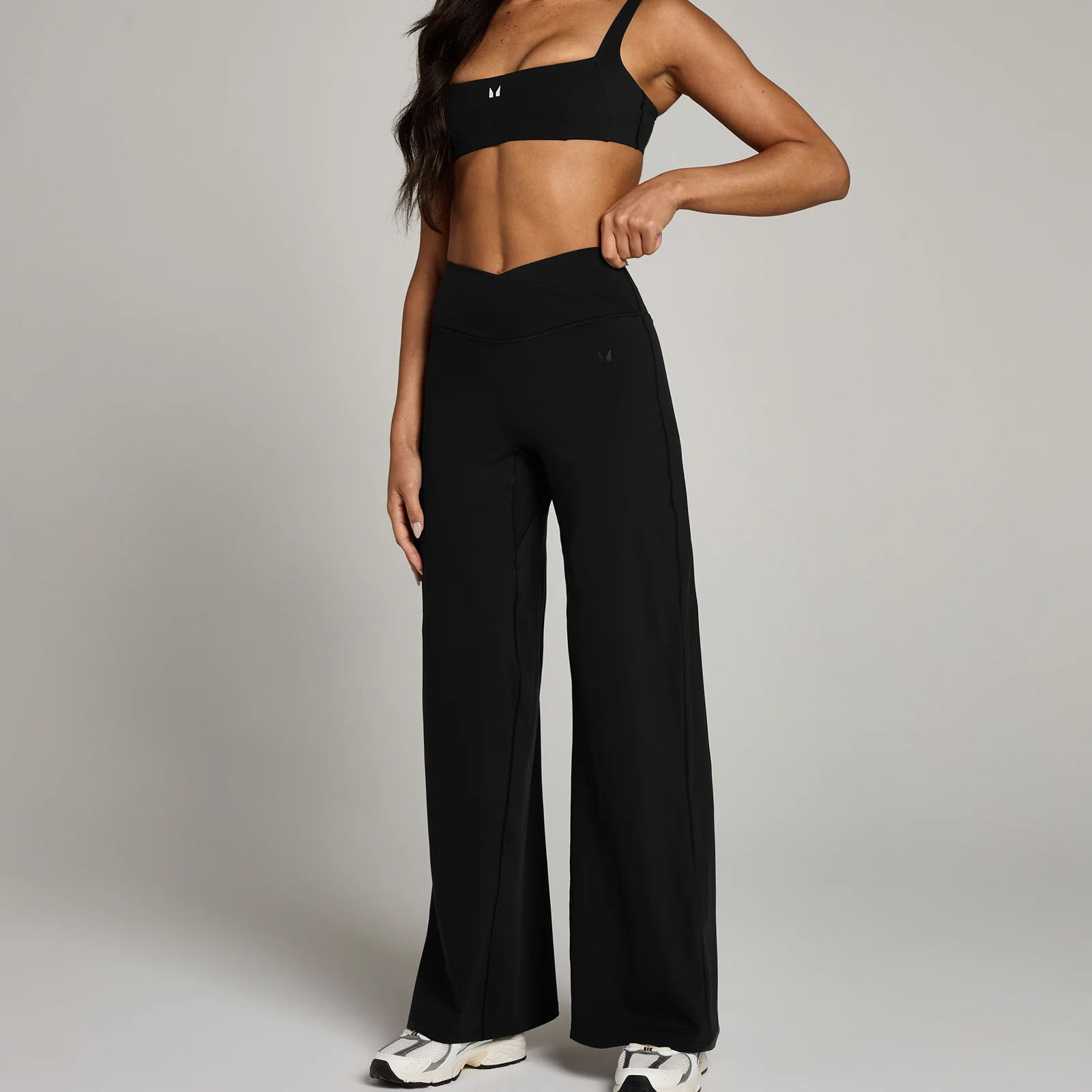 Studio 工作室系列 女士交叉褲腰寬版緊身褲 - 黑 - L 圖片 1