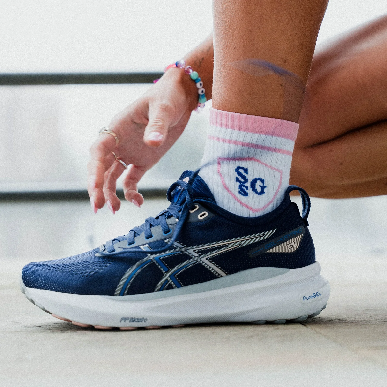 Strong Girl Society 中筒襪(1 雙)- 白 - UK 2-5 圖片 1